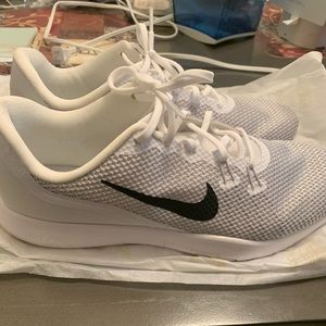 Women’s Athletic sneakers